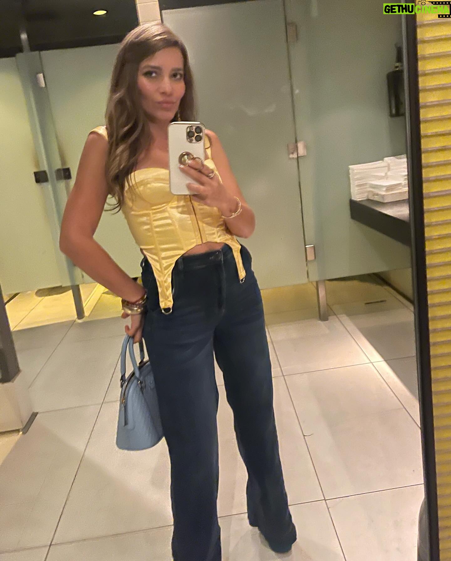 Adriana Fonseca Instagram - Cheers, por los nuevos comienzos! . . #blessed #thankful #memorialweekend #lifestyle #latina