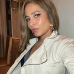 Adriana Fonseca Instagram - En ti confío ✨ ______ Todas cuantas cosas pidierais en la oración, tenéd viva fé de conseguirlas, y sin duda se os concederán sin falta. All of you asked for in prayer, have a faith to get them, and will certainly be granted to you. . . #lifestyle #sundayfunday #cute #fashion #faith