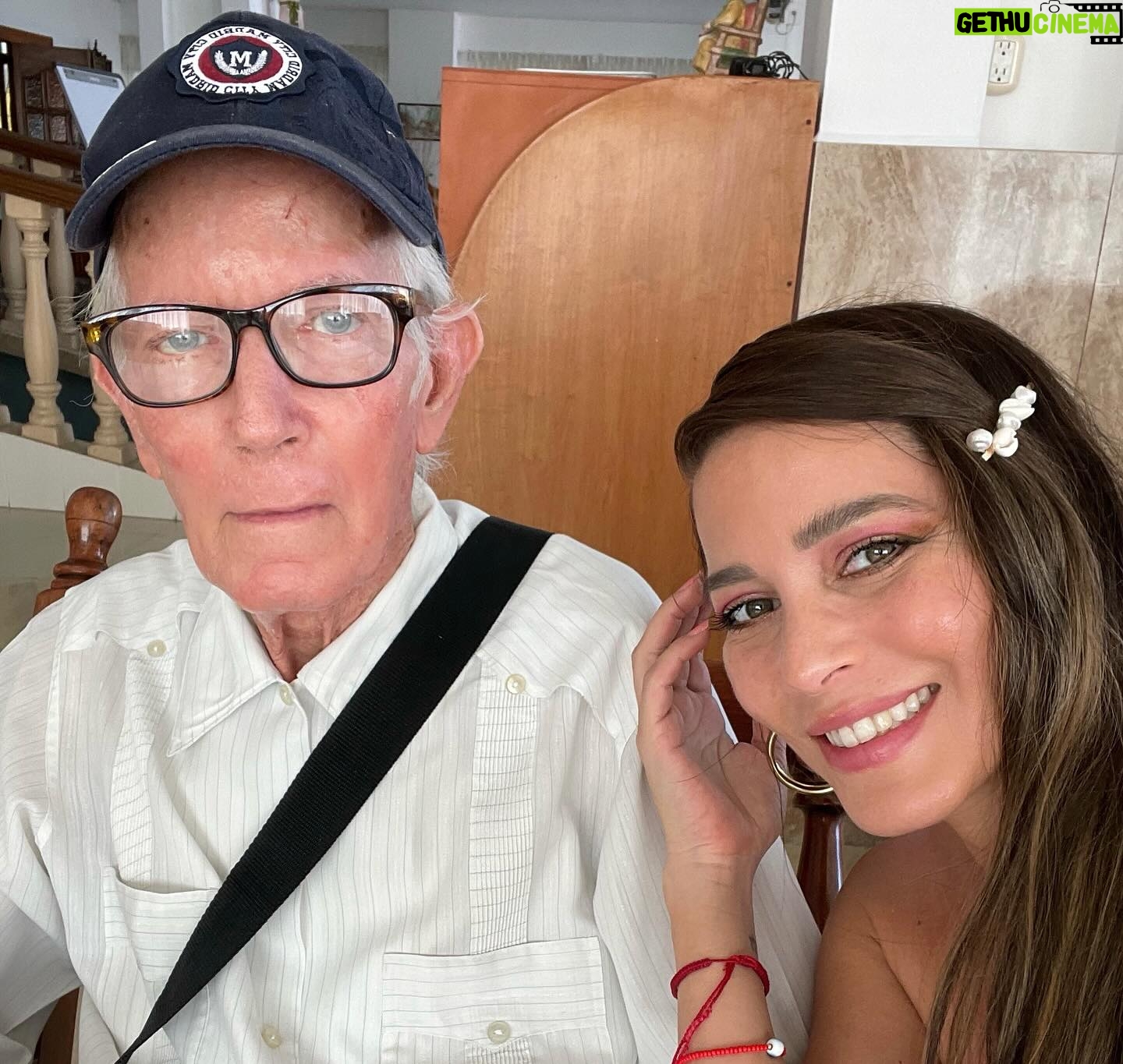Adriana Fonseca Instagram - Feliz cumpleaños papito lindo… ______ Mucha salud, bendiciones, amor y felicidad para ti… . . #papa #birthday #lifestyle