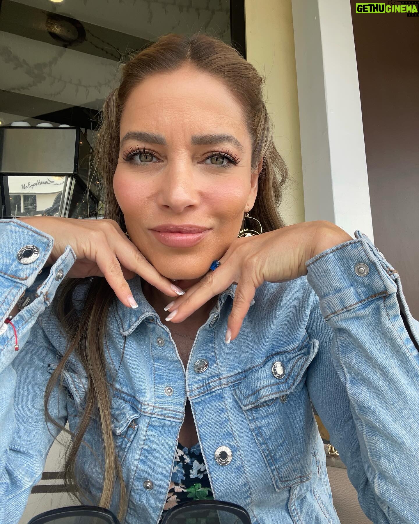 Adriana Fonseca Instagram - Mis niñas del alma y yo… . . #lifestyle #girls #mimanada #mexicana #cute #fashion #LA