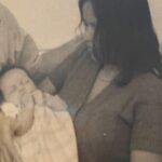 Adriana Fonseca Instagram - Happy mother’s week 🌹 Mamá, tu sonrisa ilumina mi día. ________ Mom, your smile lights up my day. . . #mom #mothersday #motherslove #lifestyle #kissmom @yourmomcares