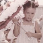 Adriana Fonseca Instagram – Debemos escuchar al niño que fuimos un dia y que existe dentro de nosotros. Ese niño entiende de instantes mágicos. 

Feliz dia del niño! 
_______
We must listen to the child that we once were and that exists within us. That kid understands about magical moments. Happy Children’s Day!
.
.
#diadelniño #lifestyle #niña #cute #family #childrenphoto