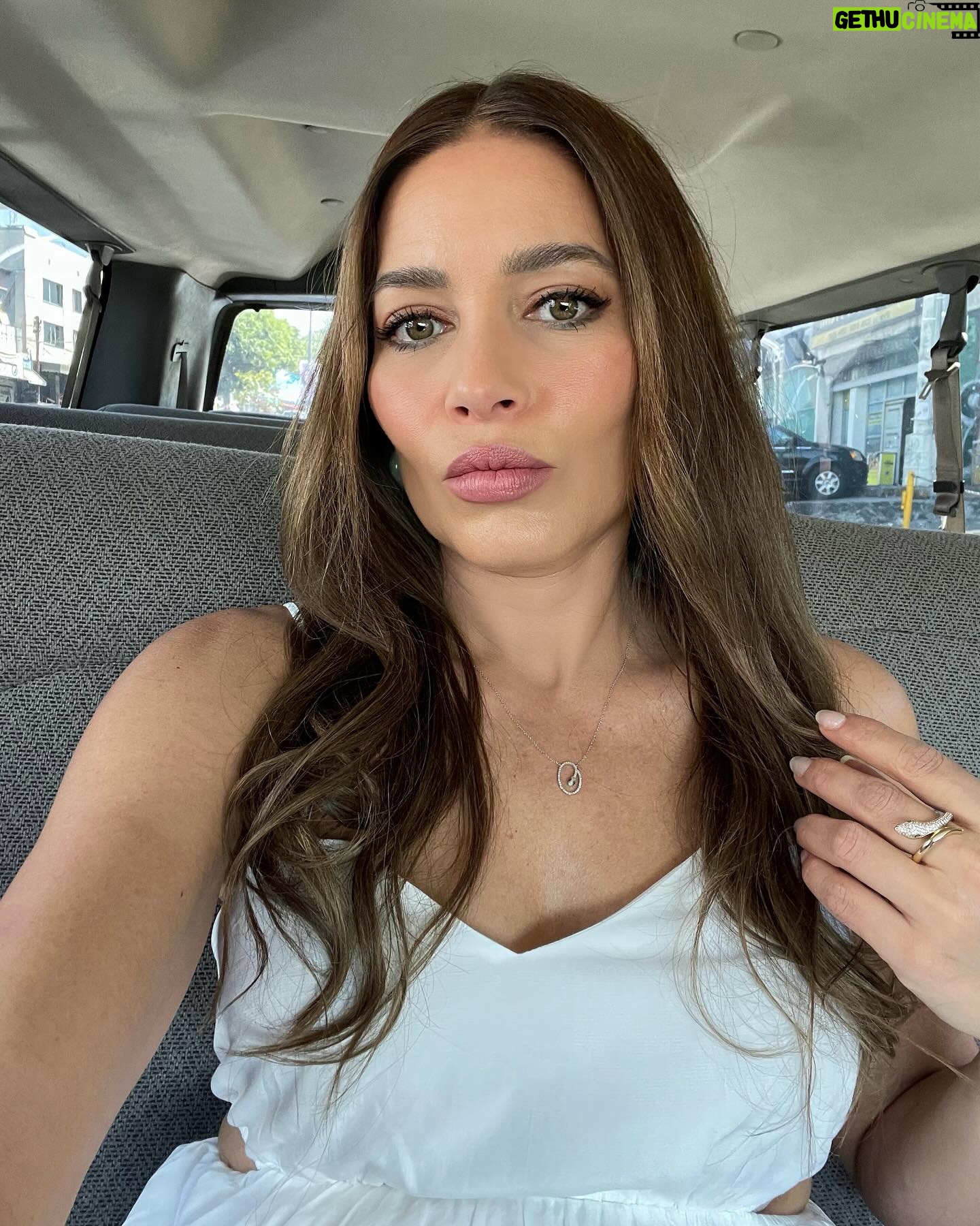 Adriana Fonseca Instagram - De pasadita rápido por la ciudad… ______ Just passing through the city quickly... . . . . . #cdmx #lifestyle #love #ILoveCDMX #mexicana #travelphotography #cute