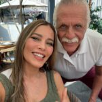 Adriana Fonseca Instagram - Visualizando lo que esta por llegar… ______ Dias emocionantes es cdmx, me ha tocado venir mucho últimamente, muero por contarles lo que viene… AMEN . . #cdmx #cute #family #friends #amen #blessed