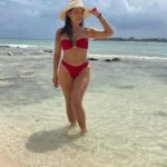 Adriana Fonseca Instagram – Si vas a tirar la toalla, que sea en la playa! 
______
Las playas mas hermosas, solo en mi México…
If you’re gonna throw the towel, let it be on the beach!
The most beautiful beaches, only in my Mexico…
.
.
#travel #lifestyle #cute #latina #Mexico #rivieramaya #veracruz