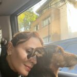 Adriana Louvier Instagram - No había podido escribir por aquí, el dolor tan grande que tenía y él no aceptar que mi perrito amado partió. Estas fotos son unas cuantas de millones de momentos que pasamos con él, juntos, siempre con tanto amor.Es un pequeño homenaje para nuestro Lec. Mi gran compañero, mi amigo, mi sombra en la casa, quien más me ha cuidado y demostrado un amor infinito. Quienes nos conocen saben lo mucho que lo amamos y lo que significa hoy ya no estar con él. Tuve tanto miedo de que este día llegara, ahora nos toca vivir sabiendo que está por todos lados a donde vamos, nos acompañará siempre. Hasta luego mi perrito guerrero, amor eterno. Tu familia que te ama. ❤️ Gracias amor por todo el esfuerzo y amor para todos en la casa y para Lec. @gutosalas Y muchas gracias @veterinaryoncology y @mvzlorenasamano por su gran dedicación y atención con Lec. 🙏🏽