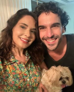 Adriana Louvier Instagram - Acá en Brasil hace dos horas empezó el 2024, con 27 grados y mucha familia. Que venga lo mejor y que nos vaya bonito.