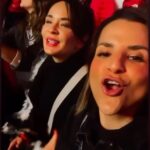 Adriana Louvier Instagram - Noche de concierto… @claudiaalvarezo @paogiordano ❤️‍🔥 Gracias amiga hermosa, que bonito fue verte en el escenario. A ti y a todos. @maiteperroni