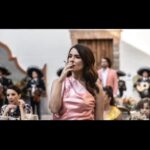 Adriana Louvier Instagram - Les dejo unas fotos de la serie “La mujer del Diablo” Con @azulguaita 🖤 @vixoriginals “Soledad y Daniela”