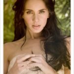 Adriana Louvier Instagram - Mi amigo de tantos años, con el que pasé tantas horas de trabajo, de risas, de pláticas, que estuvo en los momentos más importantes de mi vida,se fue hoy a otro plano. Te recordaré siempre como el apasionado que eras, tú talento y tu lealtad. Cuanta tristeza sentimos todos los que te queríamos LULE. *la foto de atrás fue la primera en la que trabajamos juntos hace 17 años. Gracias amigo mío por todo. 🤍
