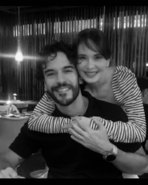 Adriana Louvier Instagram - Hoy cumple años mi amor. Porque este año, esté lleno de lo bueno, de alegrías, viajes y un montón de metas por cumplir. Mucho amor y paz mi lindo. Felíz cumpleaños para ti amor. Te amo 🤍@gutosalas