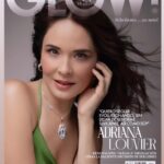 Adriana Louvier Instagram - Empezando septiembre con esta portada @glowmx con una entrevista como sólo mi querida @linaglow lo hace. La importancia de sabernos suficientes y mi próximo proyecto. @manunavarro ✨