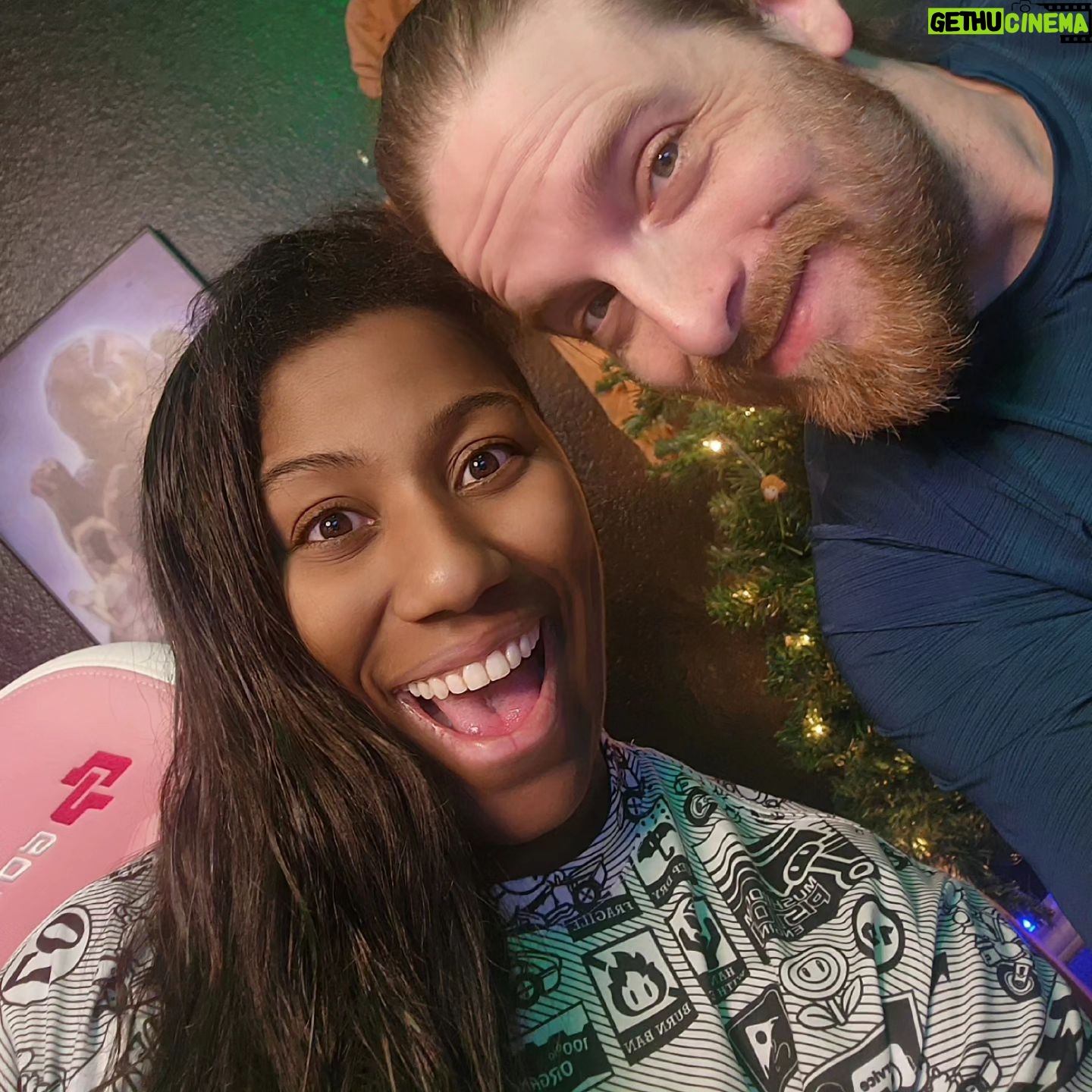 Adrienne Reese Instagram - .@twitch We are live come through my friends for some Mario kart 8 deluxe edition! And an unboxing !!! Twitch.tv/halfdragonap