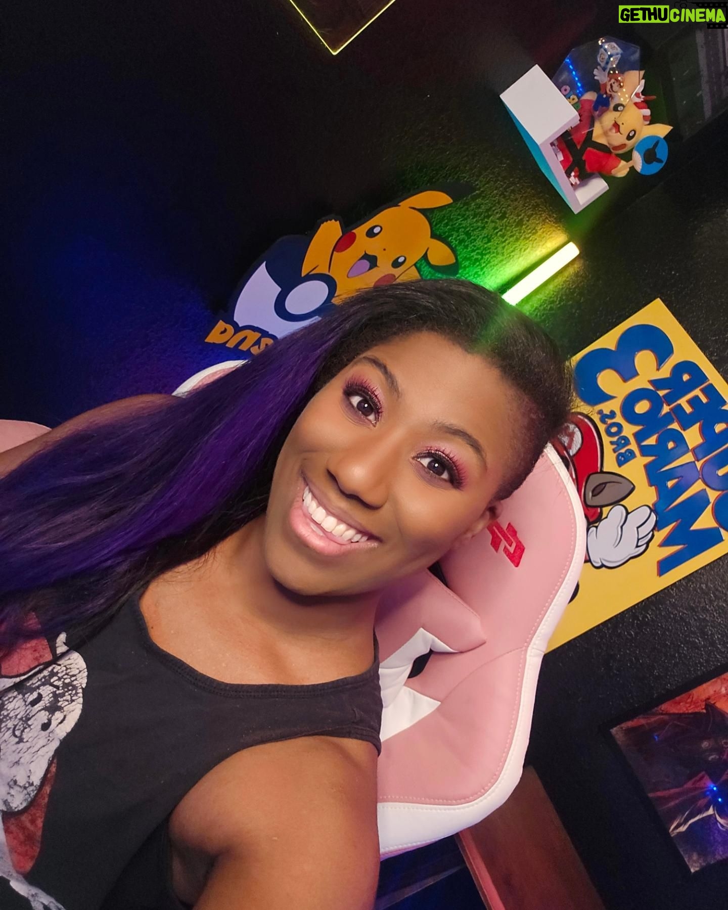 Adrienne Reese Instagram - .@Twitch I'm live right now with some #PrincessPeachShowtime and to show you a special suprise!!! Twitch.tv/halfdragonap