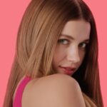 Afra Saraçoğlu Instagram - Yepyeni Elidor Brezilya Keratin Terapisi ile saçlarım her zamankinden daha pürüzsüz ve ışıltılı! Isıya karşı koruması ve elektriklenmeyi önlemesiyle saçlarım her zaman mükemmel düz ve hazır. 💫#mukemmelduzsaclar #BrezilyaKeratinTerapisi @elidorturkey #işbirliği