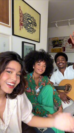 Agnes Nunes Instagram - estamos muito ansiosos(as) com esse lançamento e é incrível poder compartilhar um pouco do processo e da nossa energia ✨

a música “Tudo Passa” sai hoje 00:00 em todas as plataformas digitais, ela foi produzida pelo @lucaslobo3l e faz parte do EP “Bagua Camp” onde vamos soltar uma música por dia!

estamos muito felizes e de coração cheio e grato por compartilhar nossa verdade e arte com o mundo de uma maneira tão bonita. nossa união significa muito pra nós, e nos temos nos dias mais difíceis, procuramos sempre ser luz um pro outro.

obrigada @tuliodek por ser fonte de inspiração pra gente, sua história, pensamento e arte nos eleva ao nível mais bonito de nossas almas. esperamos que gostem e ouçam muito, do nosso coração pro de vocês. ❤️🌴