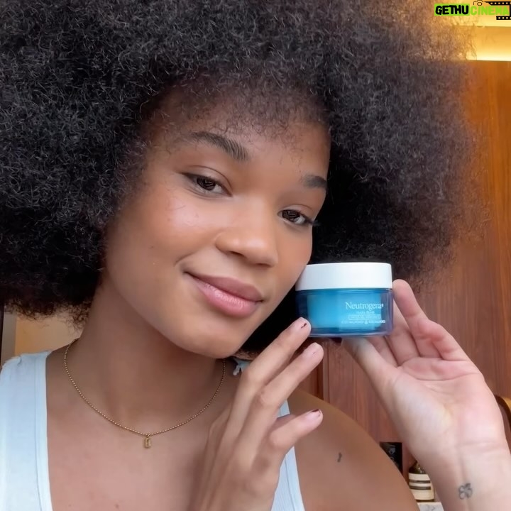 Agnes Nunes Instagram - Pele oleosa? Pele ressecada? É tudo uma questão de hidratação! 😉Arrasta pro lado e veja os benefícios maravilhosos do meu hidratante queridinho, @neutrogenabr Hydro Boost Water Gel <3 #hydroboost #publi