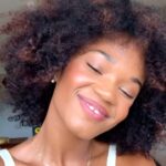 Agnes Nunes Instagram - há um vilarejo ali…