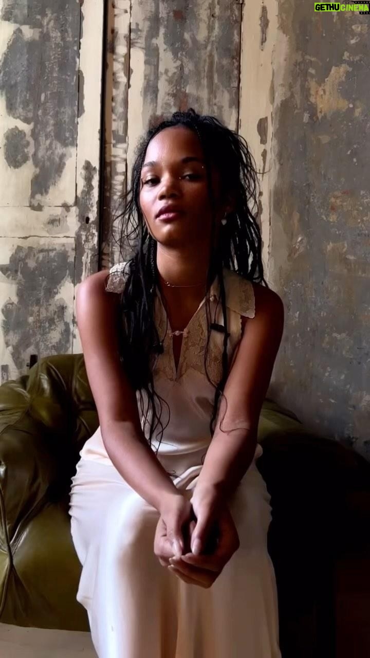 Agnes Nunes Instagram - é que eu sinto demais observo demais também te vejo em mim e me vejo em você a menina mulher que habita em mim saúda a menina mulher que habita em você 🌹 vídeo recorded in a special europe tour session by @samyoukilis