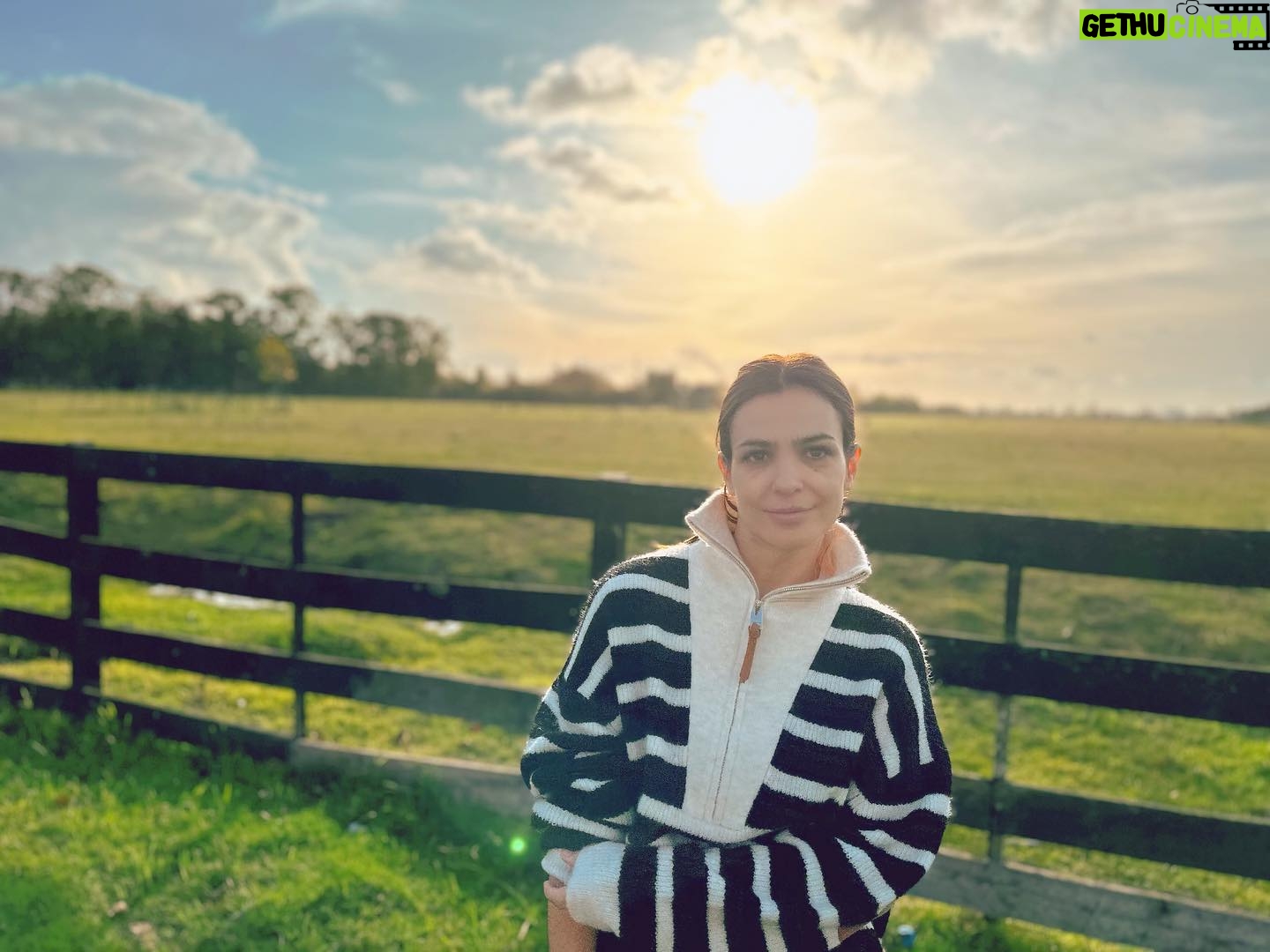 Agustina Cherri Instagram - Campo 🍁 @paulacahendanversoficial