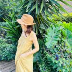 Agustina Cherri Instagram - Dicen que al mal tiempo buena cara 🧡🌈 @paulacahendanversoficial