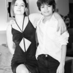 Agustina Cherri Instagram - Carrete del #MartinFierro 1. Después de @bettinafrumboli y @nacholopezfagalde 2. Cuando diseña @ramirezdenegro 3. Mi debilidad @simonetta.orsini 4. La primera vez en la entrega de los premios. 5. Manos a la obra. 6. Casi listas. 7. La concentración de @vickii_miranda 8. Mi equipo del amor 9. Posando con ellos. 10. Llegando.