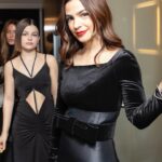Agustina Cherri Instagram - Carrete del #MartinFierro 1. Después de @bettinafrumboli y @nacholopezfagalde 2. Cuando diseña @ramirezdenegro 3. Mi debilidad @simonetta.orsini 4. La primera vez en la entrega de los premios. 5. Manos a la obra. 6. Casi listas. 7. La concentración de @vickii_miranda 8. Mi equipo del amor 9. Posando con ellos. 10. Llegando.