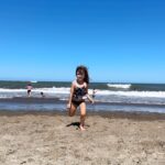 Agustina Cherri Instagram - Nuestros días de vacaciones, bosque, mar, familia, amigos, spa, y comida rica, que más podría pedir? Gracias! ❤️ @carilohills @agenciaab