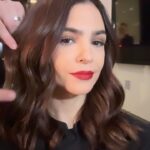 Agustina Cherri Instagram - Mi lucha con los factores de daño se termino Gracias a @dove ahora puedo cortar con el daño y no con mi pelo con la nueva linea Regeneración Extrema Con sus shampoo, acondicionador y crema de tratamiento, tu pelo queda regenerado y súper brilloso #CortaConElDaño