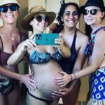 Agustina Cherri Instagram - Algunas de los últimos tiempos 1. 3 de los 4 🐥 2. Ensayando “Votemos” 3. Panza y amigas 4. Fiesta con mi amor 5. Cuando el recién nacido pega un estirón ❤️