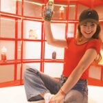 Agustina Palma Instagram - GRWM para ir a ver un partido de fútbol en Londres! Junto a @heineken estaremos presenciando las semifinales y finales de la Champions League! Acompáñenme paso a paso en esta experiencia tan única! Mi primera ver en una cancha gritando y festejando goles! Me la pasé increíble con este Squad #RealHardcoreFans 🔜Siguiente parada 📍Madrid! Y luego la super final 📍London #FresherFootball *Disfrute con responsabilidad. Debe ser mayor de 18 años para comprar.