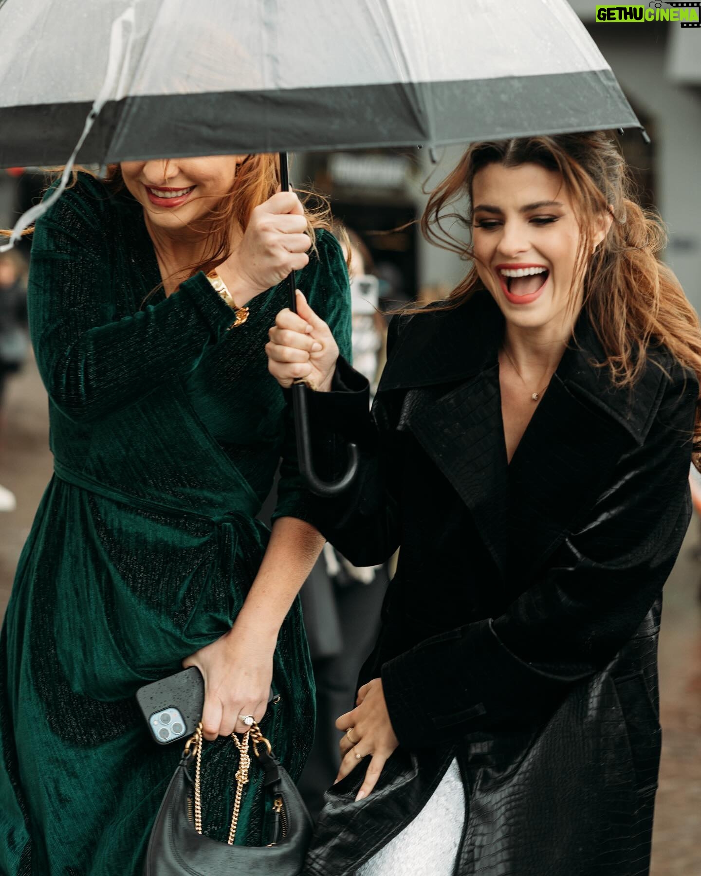 Agustina Palma Instagram - This night! 🪐 Maxima premiere in Amsterdam @maximaseries @videolandonline @millstreetfilms My team from Amsterdam MUA @olasevich Ph. @lerisdemolish Style @krisstylaki Special thanks to @espejoconstanza for sharing this moment with me.♥️ Pic 4 @daeloshots & pic 6 @samuelvanleeuwenfotografie 🫶🏻