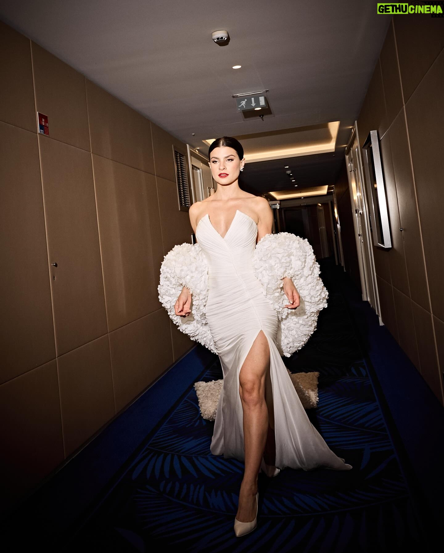 Agustina Palma Instagram - Cannes Film Festival 2024. 🤍 Algunas fotos que sacamos juntos a @pronovias en esta noche tan especial. Vestido de la nueva colección. Ph @gabrieledimartino Mua & hair @olasevich x @beautyexpertlancome @lancomeofficial
