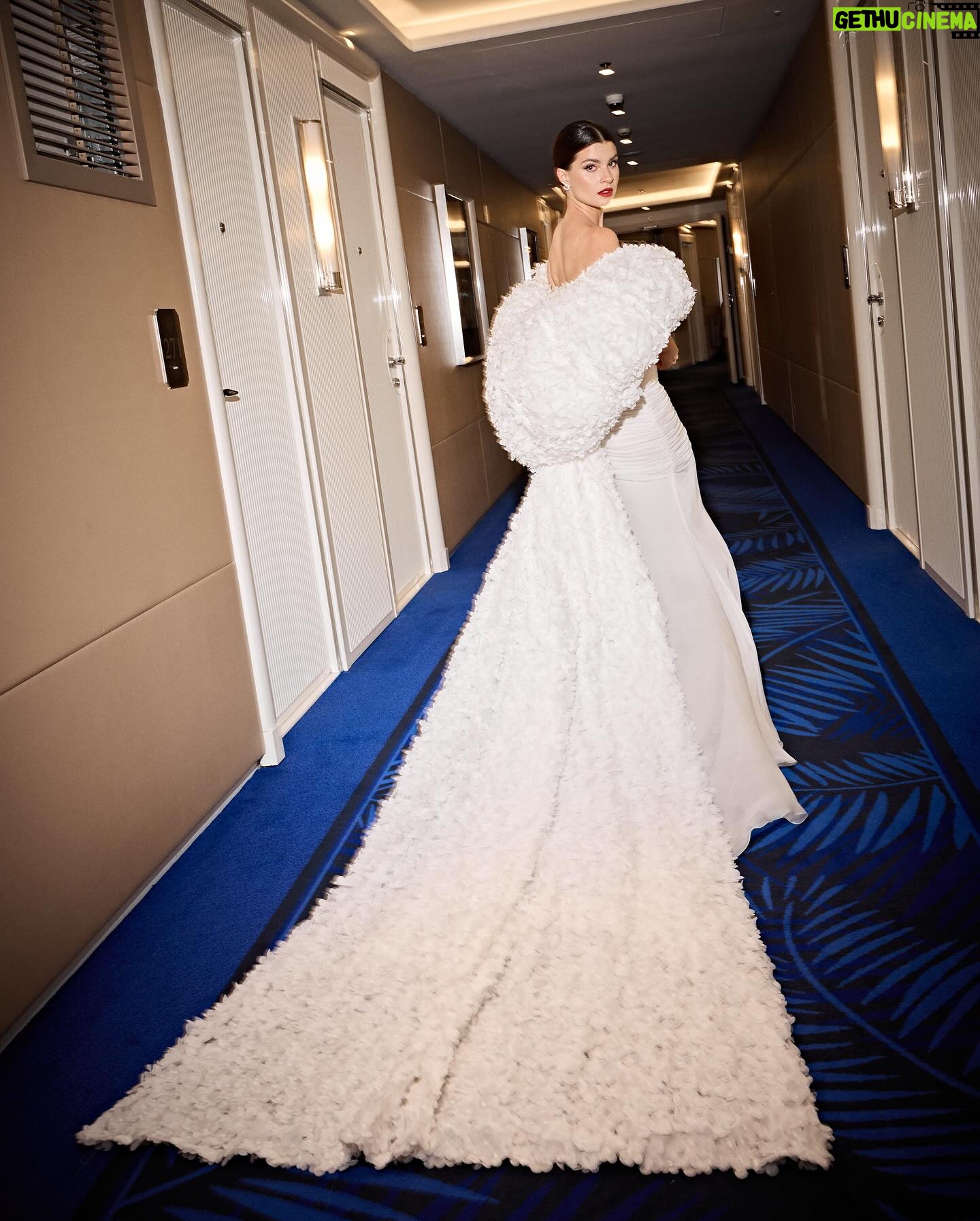 Agustina Palma Instagram - Cannes Film Festival 2024. 🤍 Algunas fotos que sacamos juntos a @pronovias en esta noche tan especial. Vestido de la nueva colección. Ph @gabrieledimartino Mua & hair @olasevich x @beautyexpertlancome @lancomeofficial