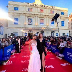 Agustina Palma Instagram - De las mujeres más fuertes, guerreras y valientes que conozco. Todo lo trasformas, con inteligencia, amor y perseverancia. Cada sueño cumplido compartido contigo se vuelve mejor todavía!  Y es que he sido una afortunada por tenerte como madre. Aprender de toda esta inmensidad que eres me hace hoy la mujer que soy! ✨
Gracias por enseñarme y alentarme siempre, y por hacer sonar el teléfono cuando más lo necesito! 
Desde la distancia hoy (y ya casi sin entender cuando se festeja este día en cada país) te festejo todos los días!! 
Feliz día mamá @espejoconstanza 🤍