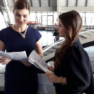 Agustina Palma Instagram - De las mujeres más fuertes, guerreras y valientes que conozco. Todo lo trasformas, con inteligencia, amor y perseverancia. Cada sueño cumplido compartido contigo se vuelve mejor todavía!  Y es que he sido una afortunada por tenerte como madre. Aprender de toda esta inmensidad que eres me hace hoy la mujer que soy! ✨
Gracias por enseñarme y alentarme siempre, y por hacer sonar el teléfono cuando más lo necesito! 
Desde la distancia hoy (y ya casi sin entender cuando se festeja este día en cada país) te festejo todos los días!! 
Feliz día mamá @espejoconstanza 🤍