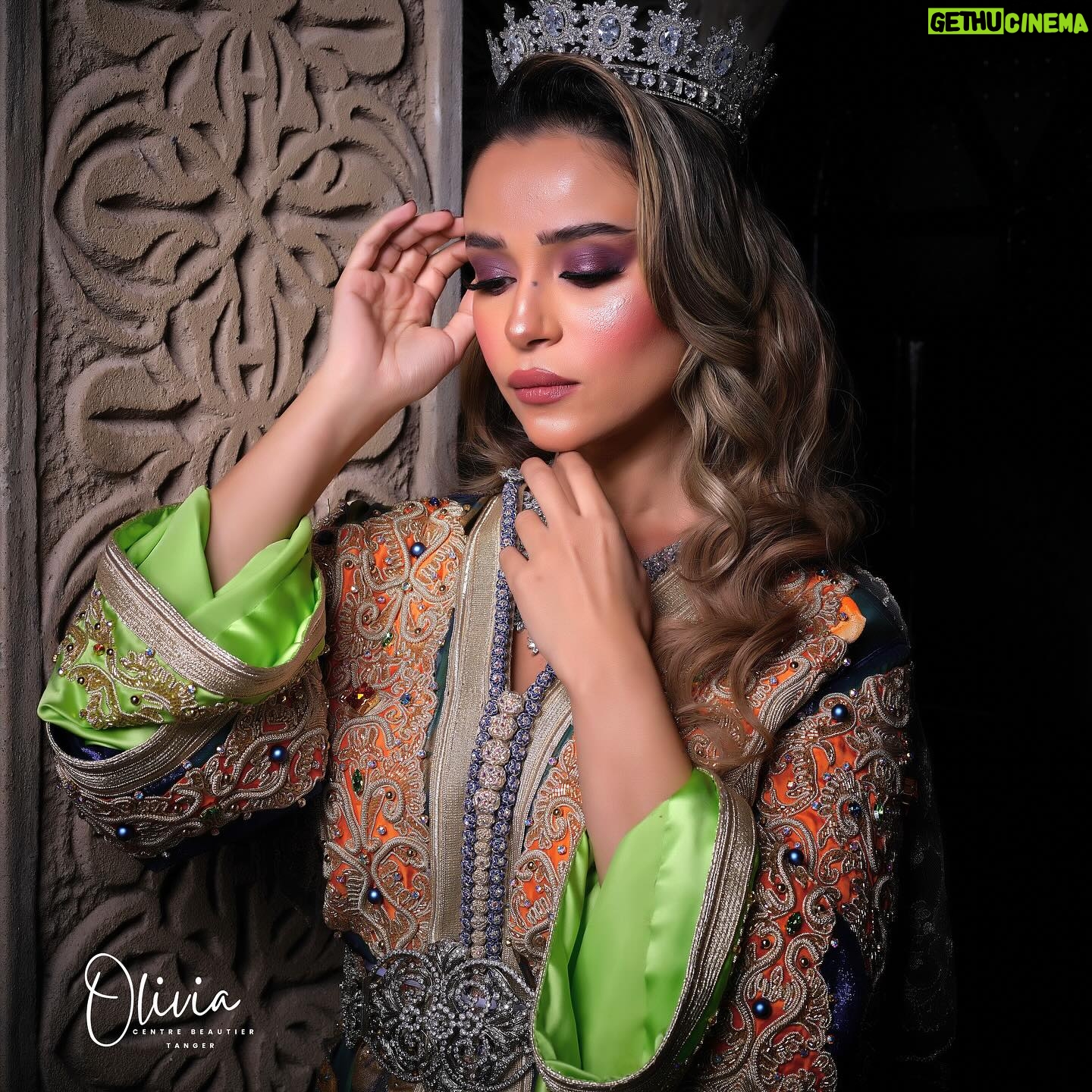 Ahlam Zaimi Instagram - Feel like queen 👸 🇲🇦 Make Up , Hair @olivia.beauty.studio.tanger Caftan And accessories @olivia.beauty.studio.tanger Stylisme : @larinihouda DA : @medinaagency Photo :@nano_photgraphy_ Location :@riadamelia DA: @rabie.akhrif . #maroc #morroco #caftan #caftanmarocain #mariage #beldi #tradition #tetouan #tanger #hociema #love