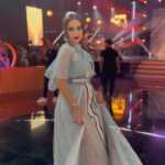 Ahlam Zaimi Instagram - الليلة على الاولى ✨️ فبرنامج جماعتنا زينة🥰 Rendez-vous ce soir @jmaatna.zina With the talented @nacimhaddad @al_aoula Wearing @abdelhanineraouh_official 🤍