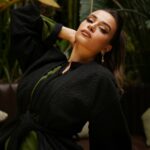 Ahlam Zaimi Instagram - كل عام و انتم بألف خير 😉✨️ . Wearing @kounouz.officiel MUA @hasnaafriki Photo credit @kreativeaub DA @simoelalaouii Location @hotelgauthier