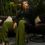 Ahlam Zaimi Instagram - كل عام و انتم بألف خير 😉✨️ . Wearing @kounouz.officiel MUA @hasnaafriki Photo credit @kreativeaub DA @simoelalaouii Location @hotelgauthier