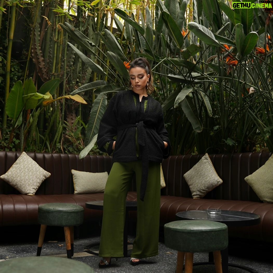 Ahlam Zaimi Instagram - كل عام و انتم بألف خير 😉✨️ . Wearing @kounouz.officiel MUA @hasnaafriki Photo credit @kreativeaub DA @simoelalaouii Location @hotelgauthier
