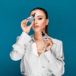 Ahlam Zaimi Instagram - CONCOURS ALGOLOGIE💕 À l'occasion de l'Eid🌙, nous avons pensé à vous gâter avec des produits Algologie pour une peau éclatante et lumineuse. Comment participer ? ✔ Suivre les comptes @algologie_maroc et @ahlamzaimiofficiel ✔ Aimer ce post ✔ Inviter trois personnes à participer en commentaires Nous vous offrons la chance de remporter 3 lots Algologie : 🌸Première gagnante : Trousse Rivage (Crème du Rivage & Regard du Rivage) 💦Deuxième gagnante : Trousse Hydratation (Gommage des Vagues & Crème des Vagues) 🫧Troisième gagnante : Élixir des vagues Élixir des vagues format voyage Les résultats seront annoncés le Mercredi 24 Avril 2024. Les 3 gagnantes seront contactées par message privé. Bonne chance à toutes ! 🍀 #Algologiemaroc #skincare #selfcare #cosmétique #concours