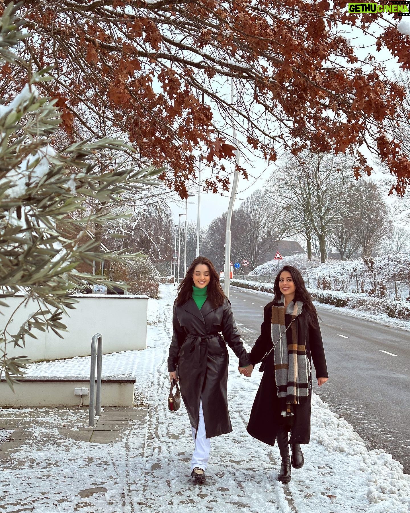 Ahlem Fekih Instagram - snow trip with my soulmate 🤍