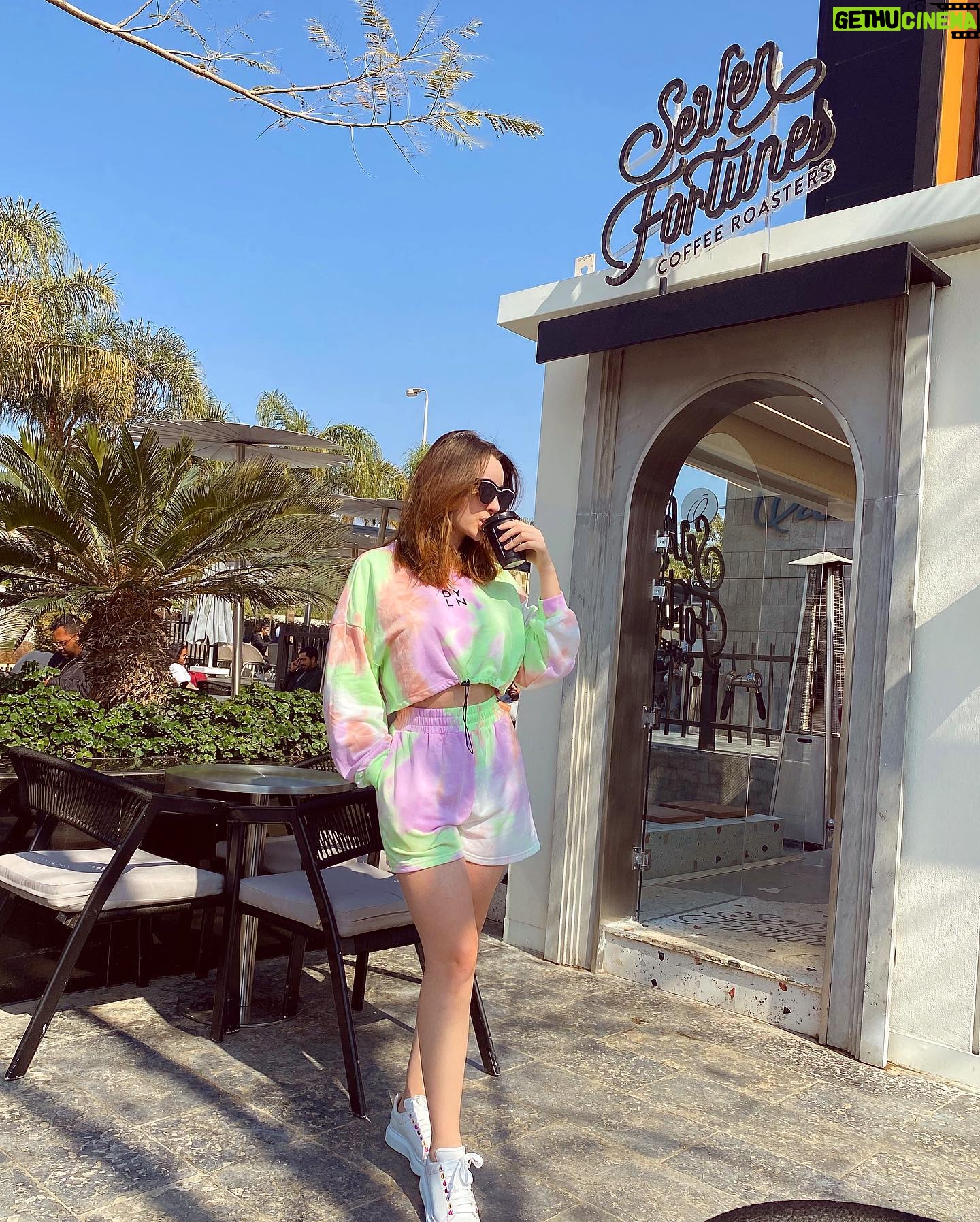 Ahlem Fekih Instagram - bonjour 💐 Sunglasses @plaza_ly