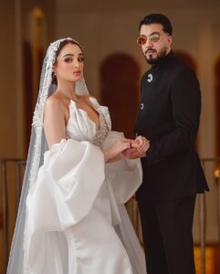 Ahlem Fekih Instagram - أنا ديما معك لين أحسن عروسة نراكي ❤️❤️ @hamdi_van_buuren @cherifouali