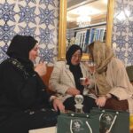 Ahlem Fekih Instagram - شهر فضيل تعدى فيسع فيسع 🥹 انشاءالله ينعاد علينا بالصحة و الخير و العافية و ايخليلي امي و حماتي الي تعبو معانا برشة ❤️ حق الملح متاعهم السنة من @praga.tn Santa barbara polo 🤍 merci d’exister @praga.tn عيدكم مبارك و سنين دايمة 💙 Reel Maker @sabrinafti @scorpiodigitalwork MUA @makeupby.dido