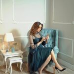 Ahlem Fekih Instagram - Rien ne transforme une maison comme la présence d'une femme charmante 🌹 @inside.home.tunisie prises par @anharfekih @firas.elwerghemmi directed by @djtora_official Treated by @cherifouali MU and hair by @oussema.soulii #ahlemfekih #insidehome