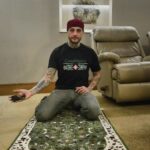 Ahmed Al Fishawy Instagram - سبحة الانسان الأجمل و الأطيب الأستاذ الفنان الكبير فاروق الفيشاوي و أفتخر و واحشني يا أبي .. تقبل الله منا و منكم رمضان كريم ❤️🌙 #fishawy #ramadankareem #prayers