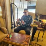 Ahmed Al Fishawy Instagram - اخر يوم تصوير ”بنقدر ظروفك” و عفا الله عما سلف .. الفيلم قريبآ في جميع سينمات مصر و الوطن العربي 🤩🎥 تأليف و إنتاج : سمير النيل (Colombia art productions ) مدير تصوير : @haithamnasser_ إخراج : أيمن مكرم مهندس ديكور : @ahmedgamalabdelaziz_ Team Fishawy : @shrief_magdy_abdo @mahmoud_farouk_hair_dresser @kahrabaa_sfx مع مجموعة من النجوم المتألقين بطولة احمد الفيشاوي @fishawyofficial مي سليم @maiselim نسرين طافش @nesreentafesh محمد محمود @mohamedmahmoud9745 محمود حافظ @mahmoudhafezofficial عارفة عبدالرسول @arfaabdelrasoul_official ابرام سمير @ebraamsamir99 طاهر ابو ليلة @taherabolela.official مع كوكبه من نجوم الكوميديا 🎥🥳❤️ #fishawy