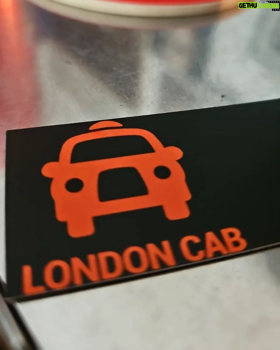 Ahmed Al Fishawy Instagram - we are that family that loves to ride in style @londoncabegypt #fishawy